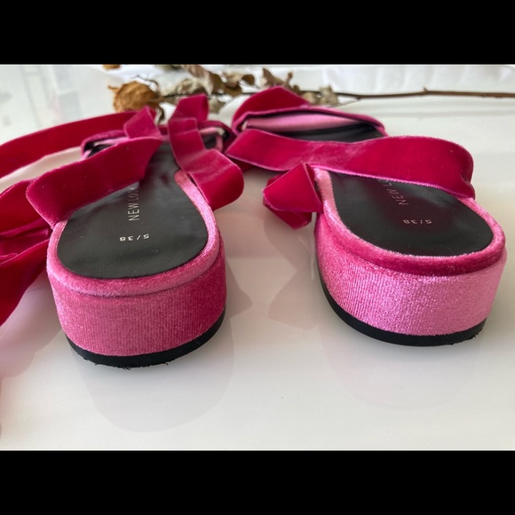 New Look women’s Pink Velvet Lace Up Flat Sandals NWT on the sole of the shoe - Picture 8 of 10